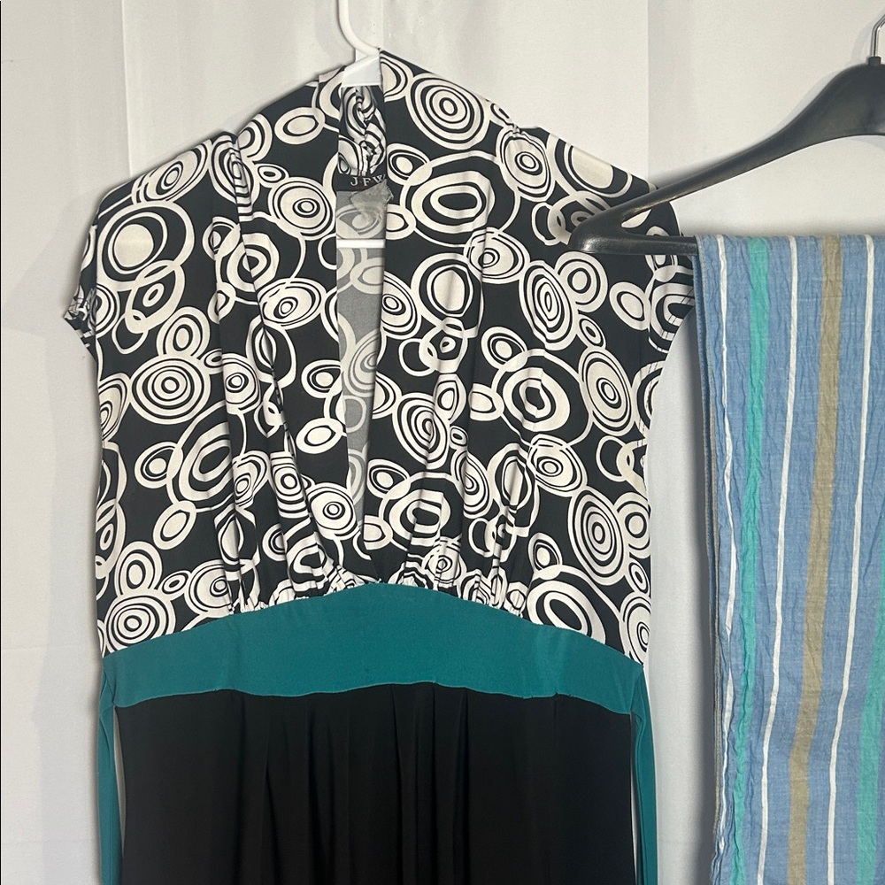 Stylish Black and Teal Midi Dress without scarf